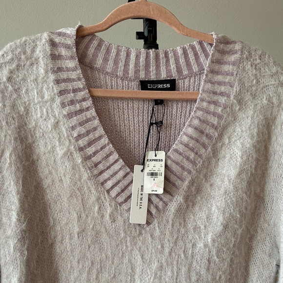 Express V-Neck Sweater in Light Purple - Picture 4 of 5